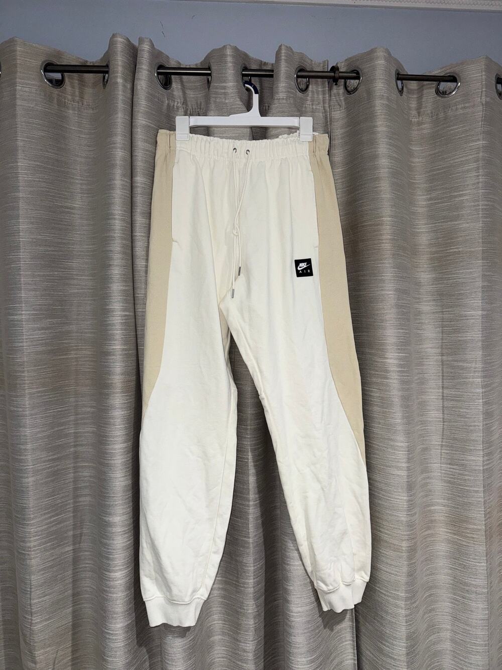 Nike Air Fleece Joggers Colorblock White and Khaki men's Size Medium - NEW